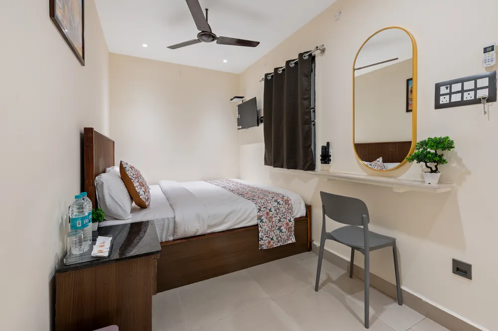 Standard Room Bed Arrangement — Veeras Inn
