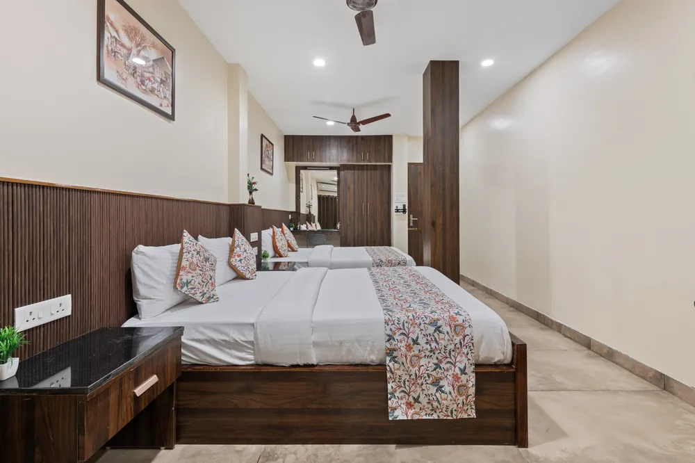 Guest Room Sitting Area Sofa — Veeras Inn