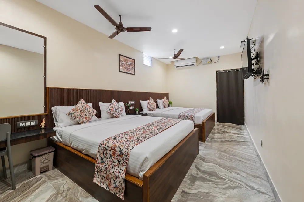 Family Plus Room Double & Queen Beds — Veeras Inn