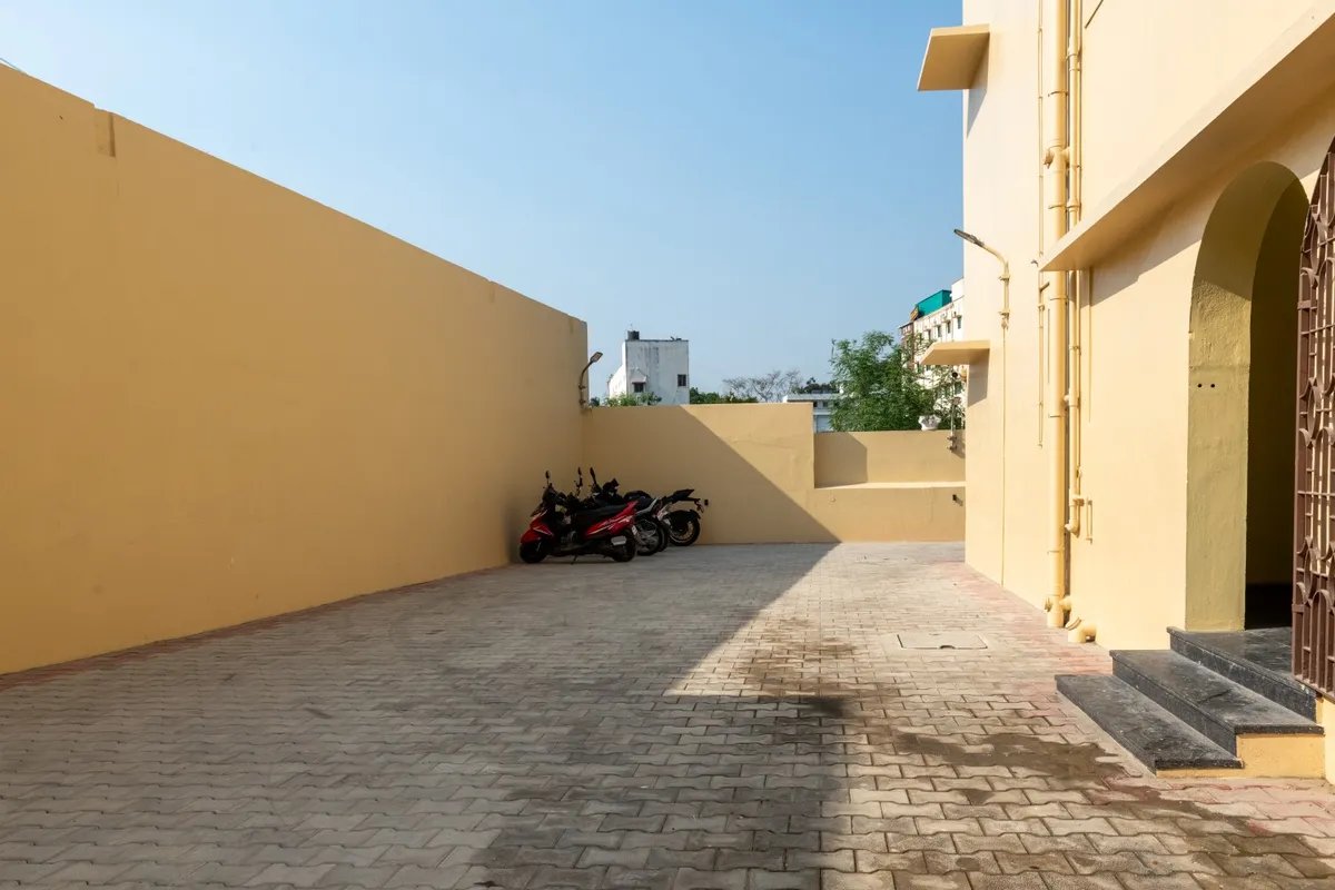 Main Road Selai Road View of Building — Veera Residency